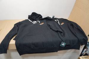 lot 95 image: 2 Sweatshirts -XL