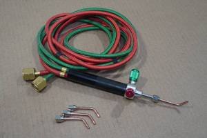 lot 162 image: Small Torch Kit