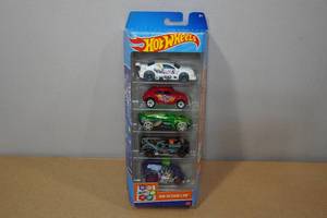 lot 190 image: Hot Wheels 5-Pack HW Design Lab
