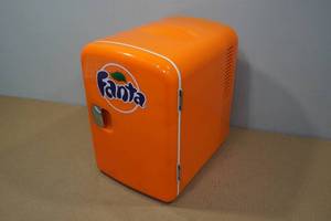 lot 193 image: Fanta Koolatron 6-Can Mini Fridge