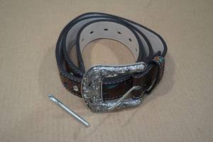 lot 201 image: Western Belt 34-38 with Metal Hole Punch