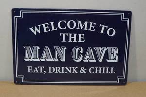 lot 209 image: Novelty Metal Sign -Man Cave
