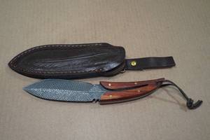 lot 216 image: Viking Knife 8.5 Carbon Steel Belt Knife