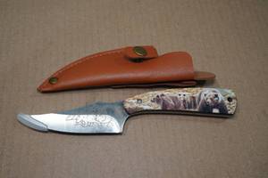 lot 217 image: Day Zero Survival Bear Themed Knife