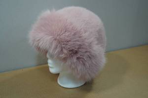 lot 221 image: Luxurious Ladies Warm Winter Hat