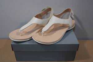 lot 228 image: Vionic Terra Sandals -Size 10