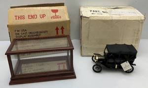 Franklin Mint Die Cast  (1913 Model-T Limited Edition 12734200) Precision Model In Original Box With Display Case