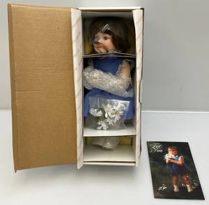 Vintage Hamilton Collection (Zolan) Inspired Porcelain Doll