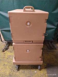 Cambro Insulated Food Carriers With Rolling Cart