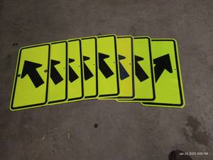 (8) Metal Arrow Signs