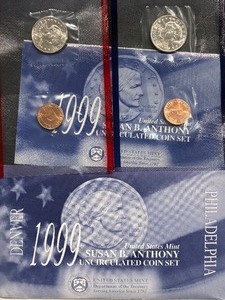 1999 P & D Susan B. Anthony Uncirculated Dollar Set