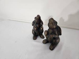 lot 22 image: Pier 1 Bronze Rabbit Statues Pair