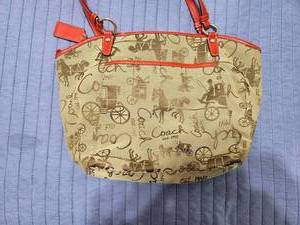 lot 46 image: Coach Signature Tote Bag
