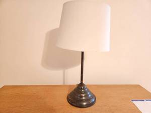 lot 52 image: Vintage Brass Table Lamp