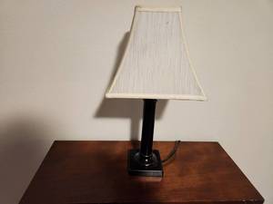 lot 55 image: Classic Black Table Lamp