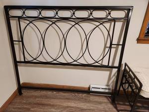 lot 58 image: Elegant Metal Headboard Frame