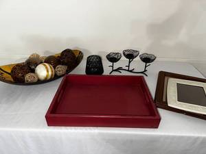 lot 62 image: Home Decor Lot Tray, Bowl, & More