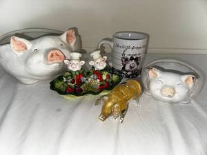 lot 67 image: Murano Glass Pig & Ceramic Pig Bowl