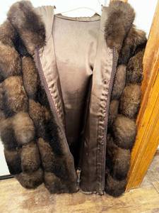 lot 86 image: Elegant Brown Fur Coat