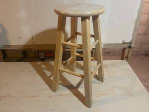 lot 128 image: Classic Wooden Bar Stool