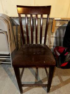 lot 129 image: Classic Wooden Chair