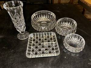 lot 135 image: Elegant Cut Glassware Collection