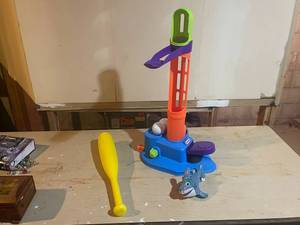 lot 136 image: Little Tikes Baseball Set