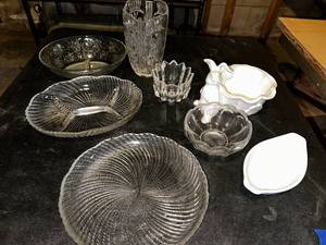lot 140 image: Vintage Glassware Collection