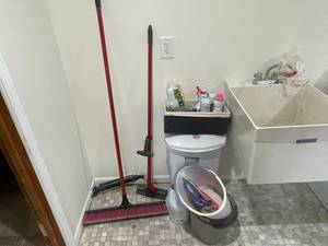 lot 155 image: Household Cleaning Supplies Lot