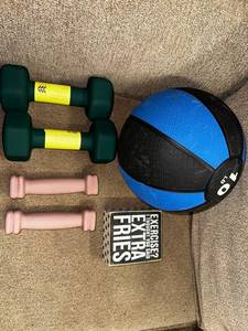 lot 190 image: Reebok & Zo Workout Set