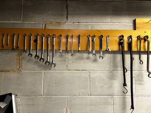 lot 195 image: Comprehensive Wrench Set Assorted Sizes