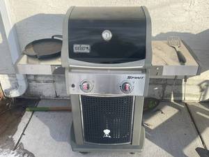 lot 211 image: Weber Spirit Gas Grill with Cover