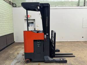 lot 3 image: 2001 Toyota  6BRU18 Reach Forklift