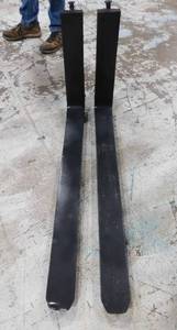 lot 21 image: Used Class II Cascade Forklift Forks