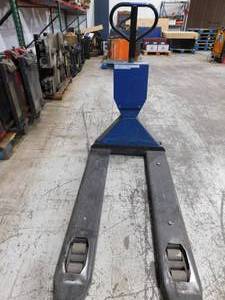 lot 22 image: 4000lb Pallet Jack with Mettler Toledo Scale