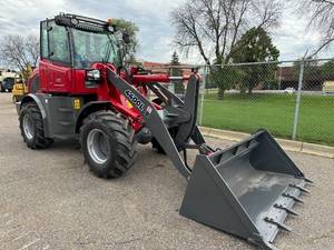 lot 1 image: NEW 2024 Magnum 4400L Wheel Loader