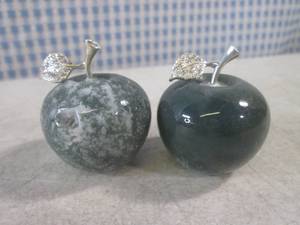 (CNTR) 2 Polished Moss Agate Apples...