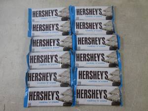 (B-1) 12 Hersheys Cookies n Crem...