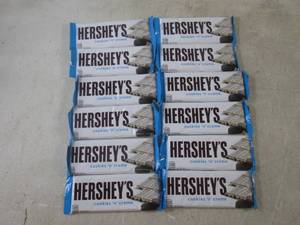 (B-1) 12 Hersheys Cookies n Crem...