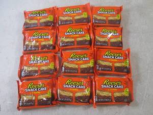 (B-1) 12 Reeses Snack Cake -2 Cakes...