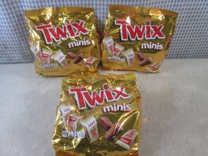 (B-3) 3 Sharing Size Bags of Twix M...