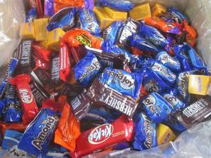 (EC2) 15 Pounds of Assorted Candy D...
