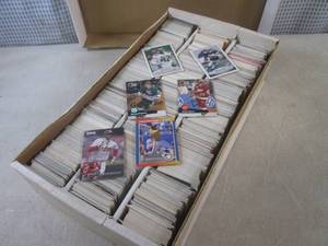 (BSB) Box of Assorted Sports Cards...
