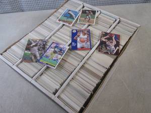 (BSB) Box of Assorted Sports Cards...