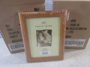 (BS) 12 - 5 x 7 Picture Frames in...