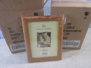 (BS) 12 - 5 x 7 Picture Frames in...