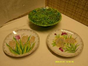 Pie Plate and 2 Decorative Plates