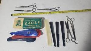 lot 3 image: Vintage Barber Comb & Shear Set
