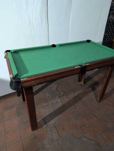lot 8A image: 3-in-1 Game Table Set