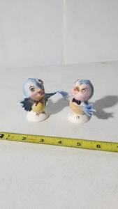 lot 10 image: Vintage #239 Bluebird Ceramic Shakers w Rhinestone Eyes